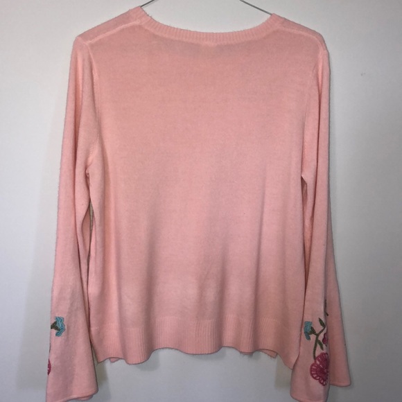 Pink sweater with embroidered flowers on sleeves - Picture 3 of 5